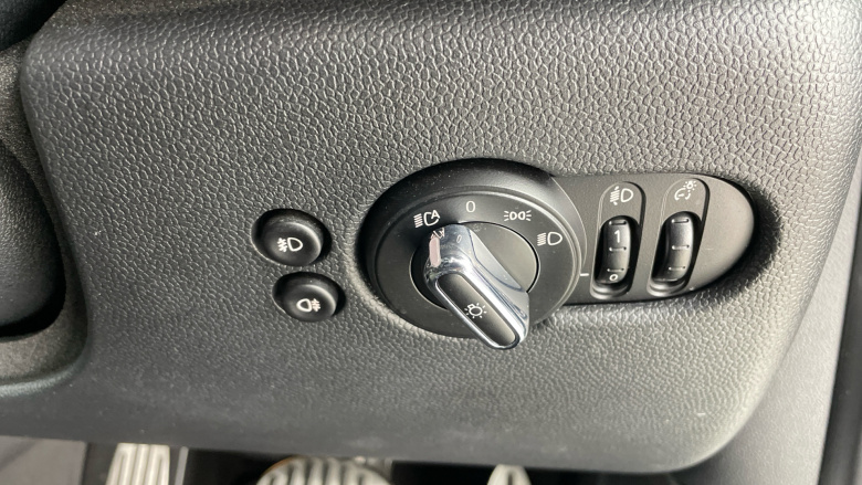 MINI Hatchback 2.0 Cooper S Sport II 3dr Auto [Comfort/Nav Pack] Petrol Hatchback